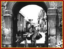 Damascus walls showing Straight Street through the arch - www.BiblePictureGallery.com